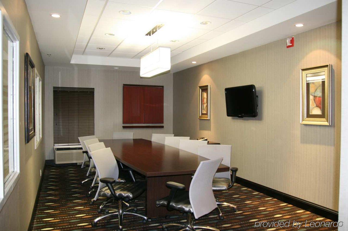 Hampton Inn West Columbus Business photo